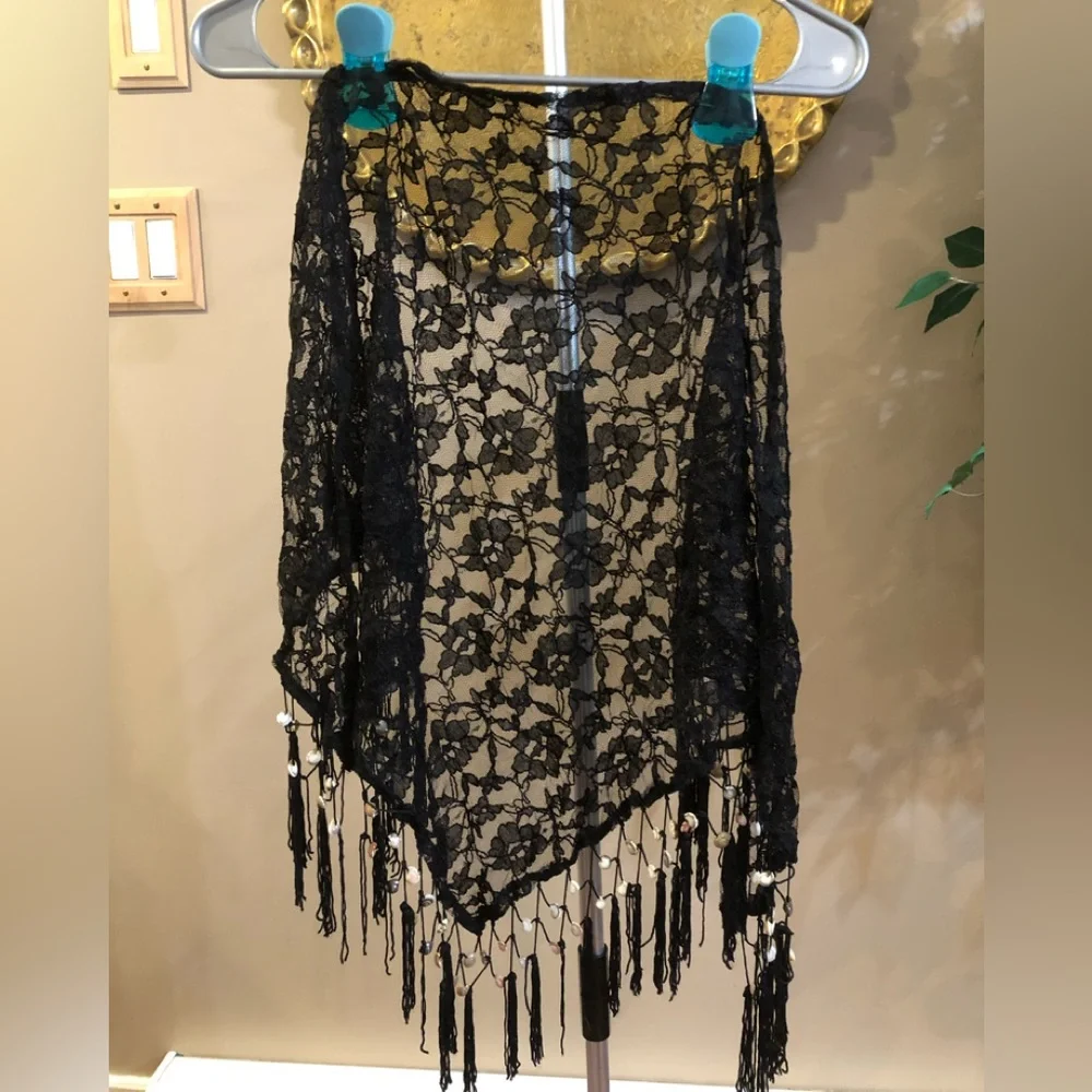Lace shawl - Picture 2 of 4